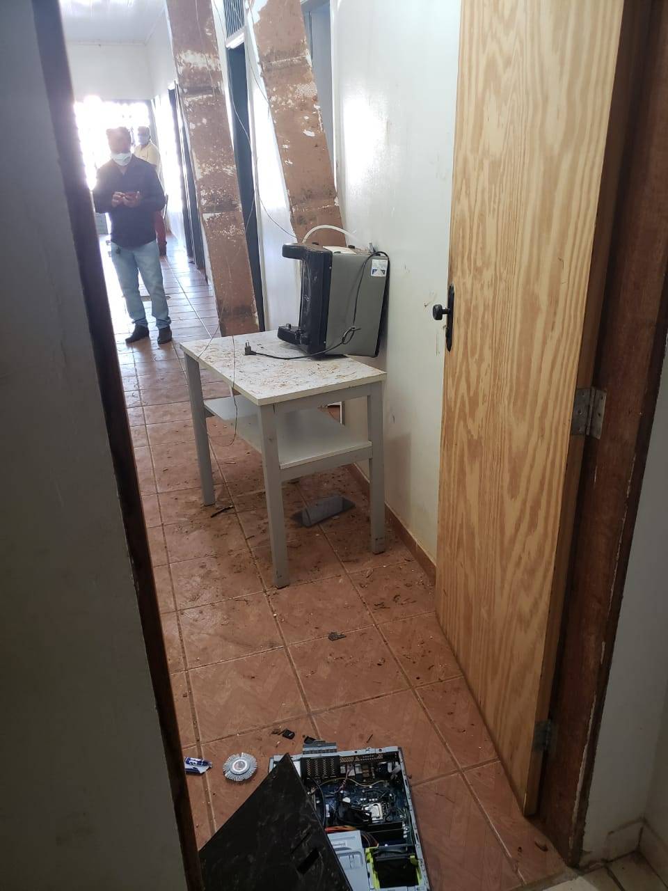Prefeitura de Avelino Lopes é arrombada e computadores levados